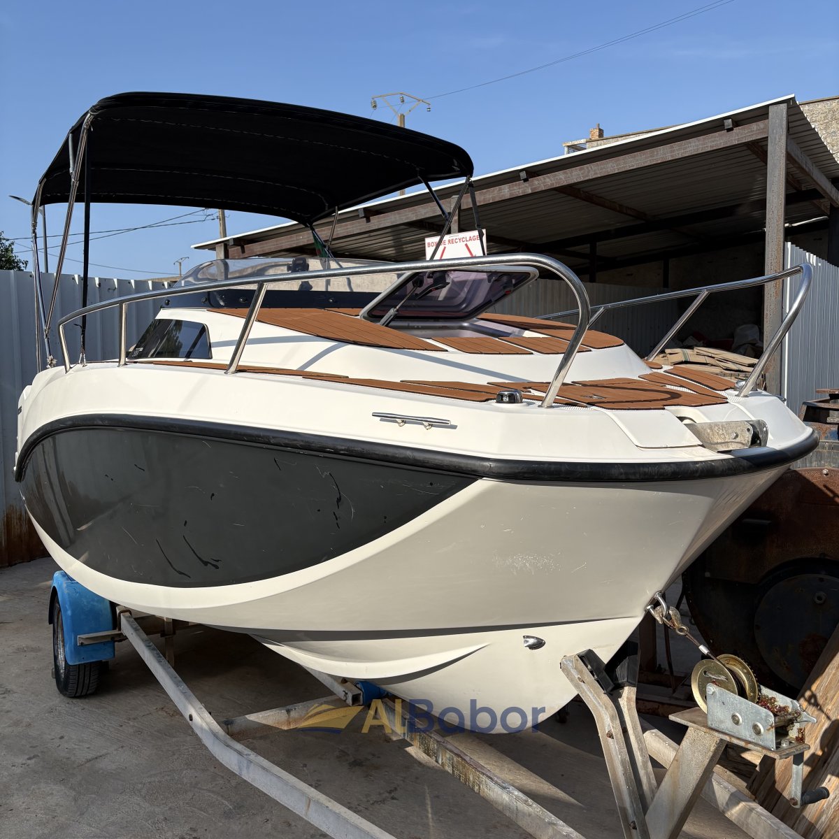 Quicksilver 555 Cabin